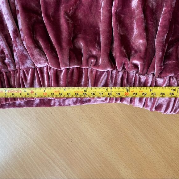 Cute pink colour velvet coord set. Size -Small - Picture 4 of 9